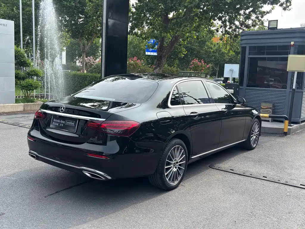 Mercedes-Benz E-Class 2022