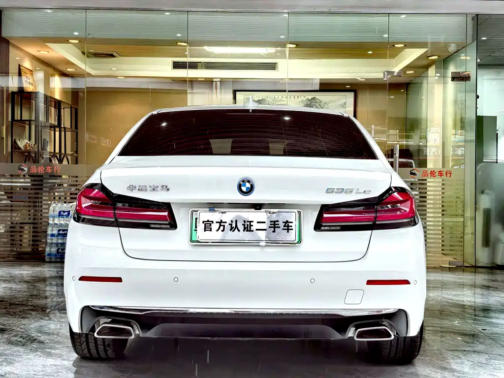 BMW 5 Series New Energy 2022 — фото 17