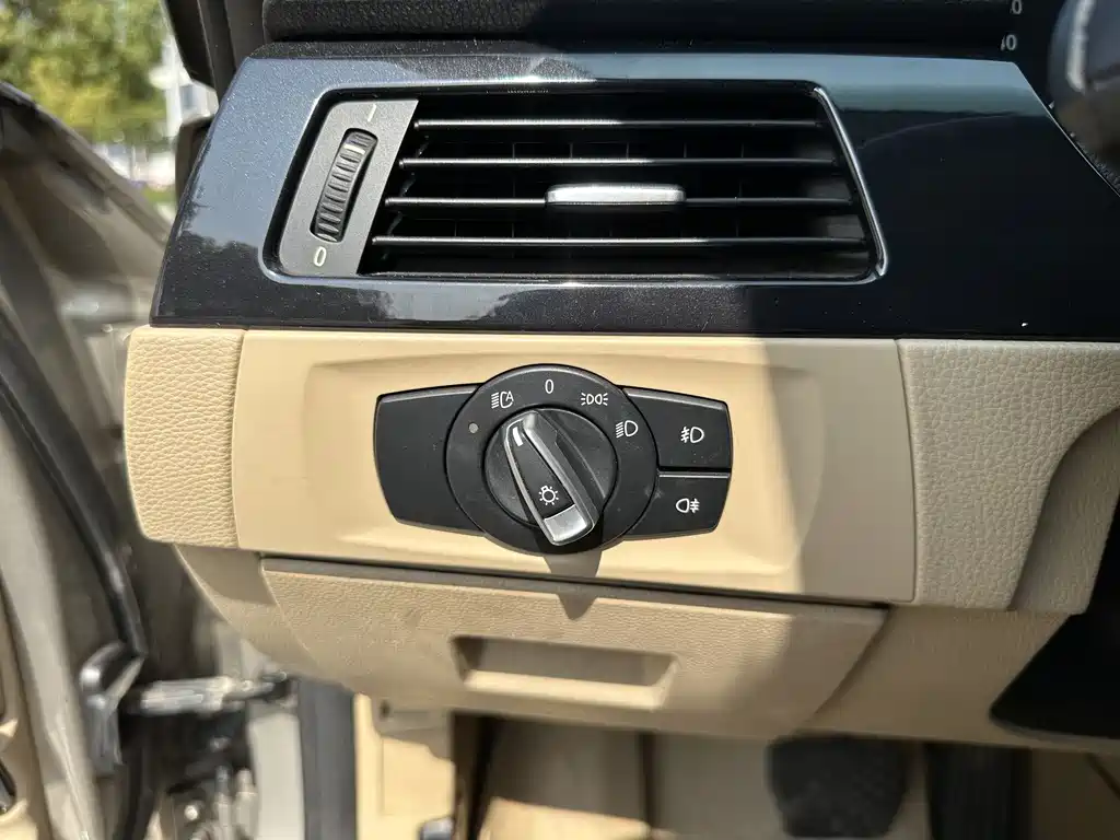 BMW 3 Series 2012 — фото 12