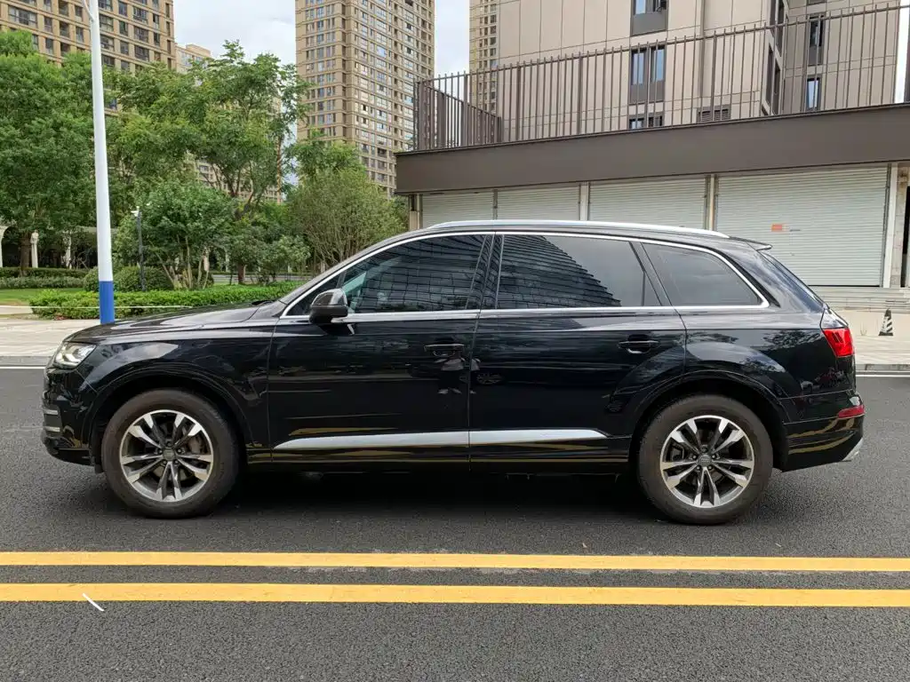 Audi Q7 2018 — фото 7