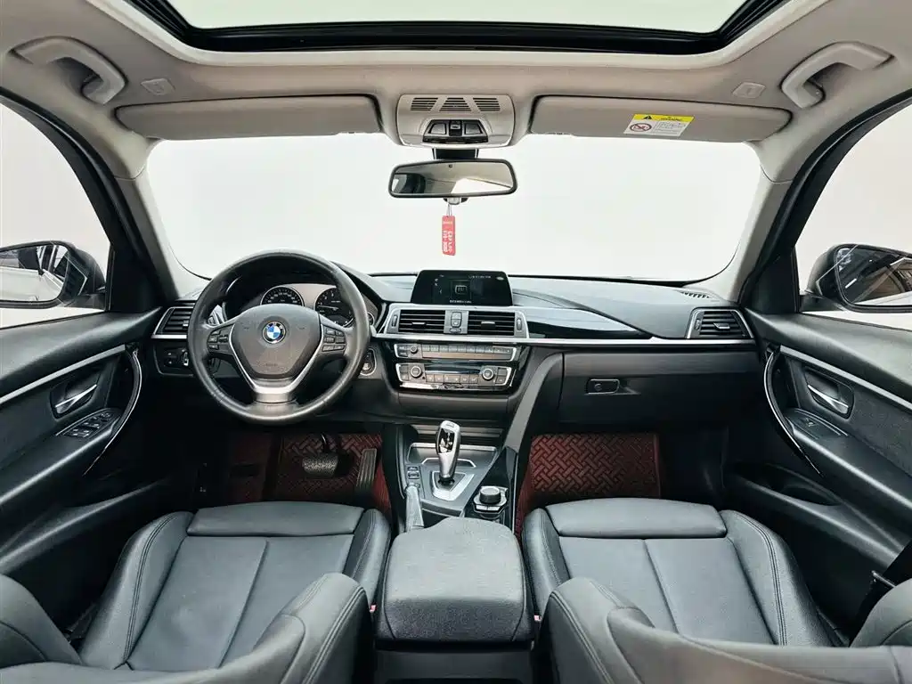 BMW 3 Series 2018 — фото 15