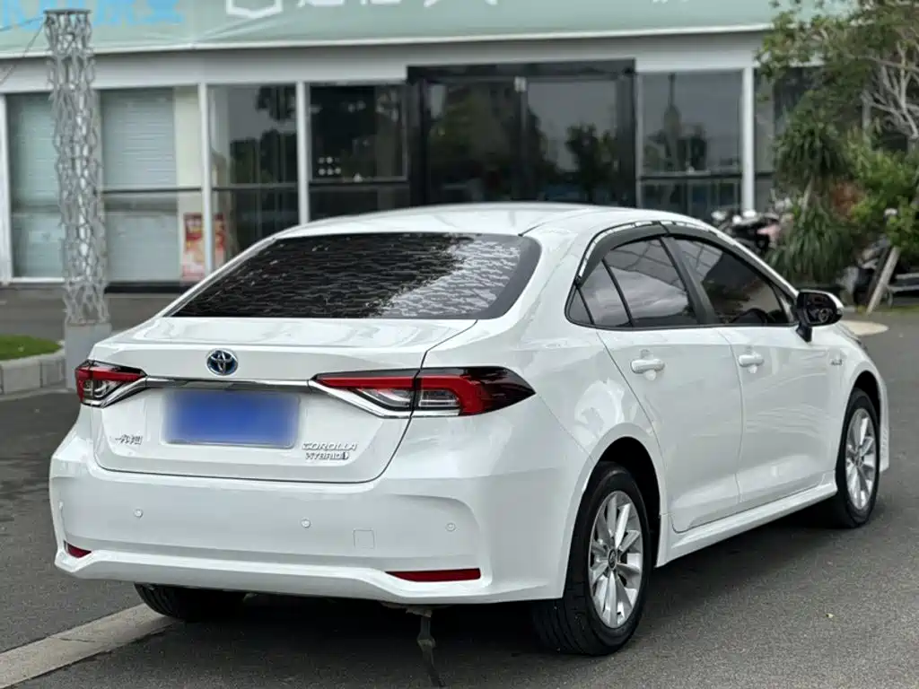 Toyota Corolla 2021 — фото 12