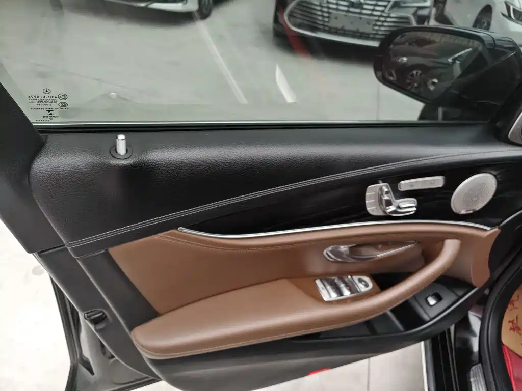 Mercedes-Benz E-Class 2017 — фото 18
