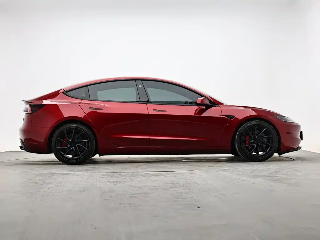 Tesla Model 3 2025 — фото 6