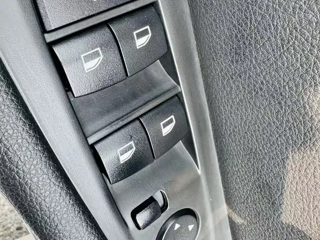 BMW 1 Series 2017 — фото 13