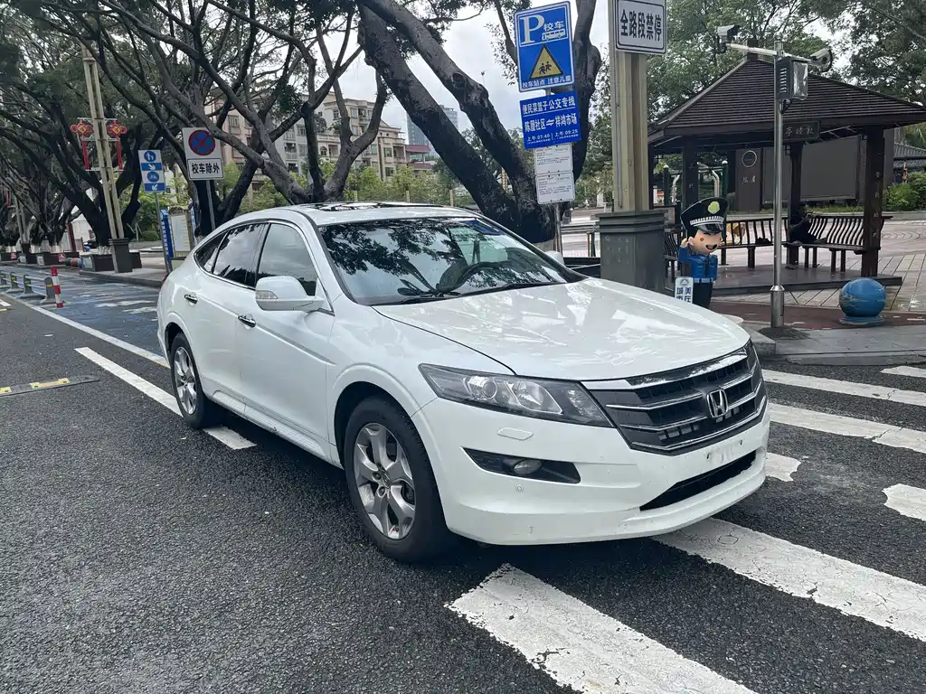 Honda Crosstour 2012 — фото 2