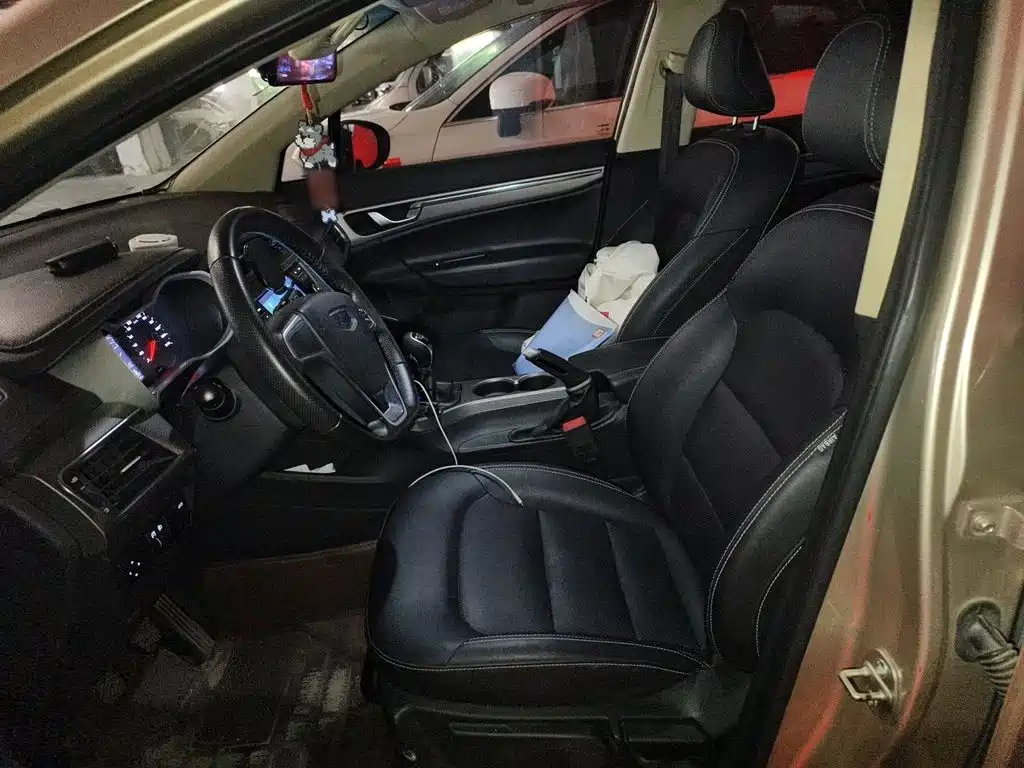 Geely Emgrand GS 2017 — фото 16