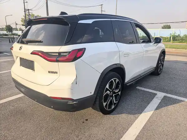 NIO ES8 2018