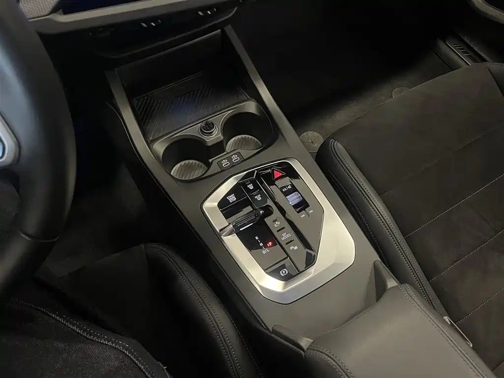 BMW 2 Series 2025 — фото 19