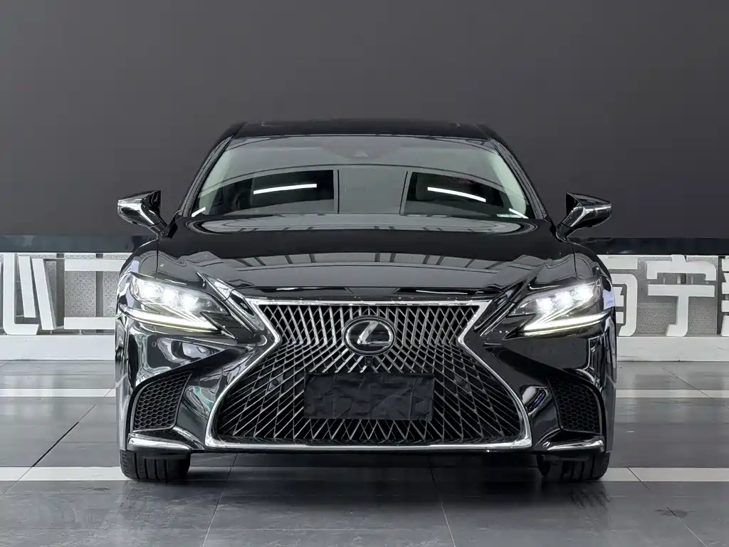 Lexus LS 2019 — фото 2
