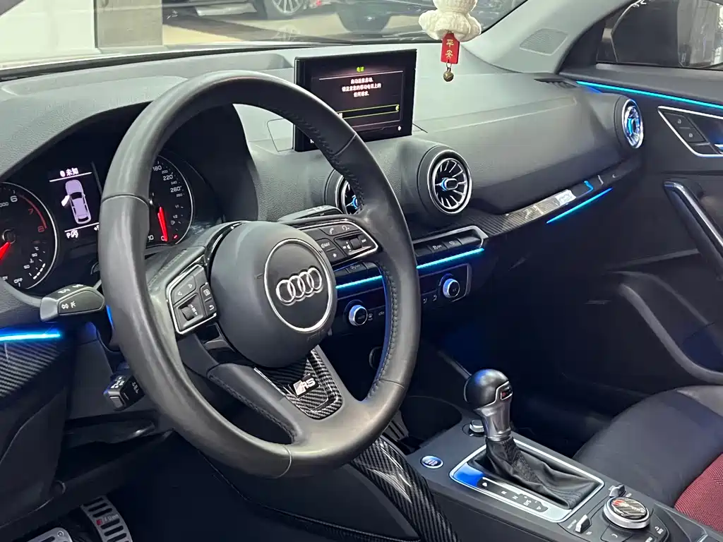 Audi Q2L 2021 — фото 6