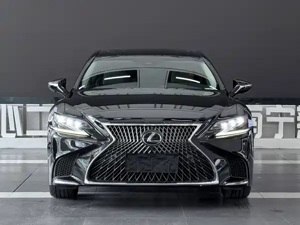 Lexus LS 2019