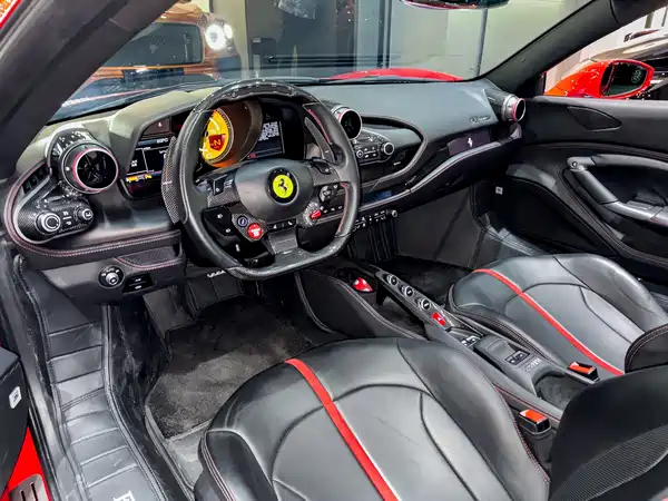Ferrari F8 2023