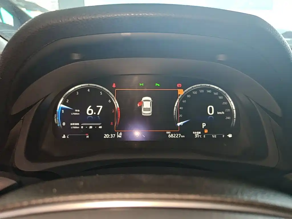 Toyota Camry 2023 — фото 12