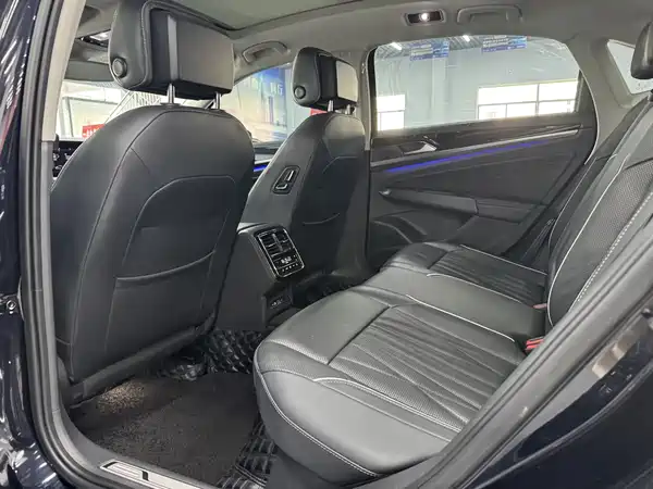 Volkswagen Passat 2022