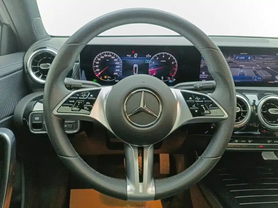 Mercedes-Benz A-Class 2023 — фото 15
