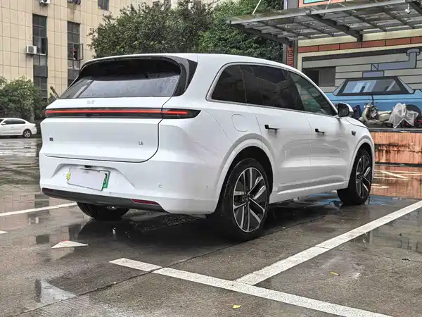 Li Auto L6 2024
