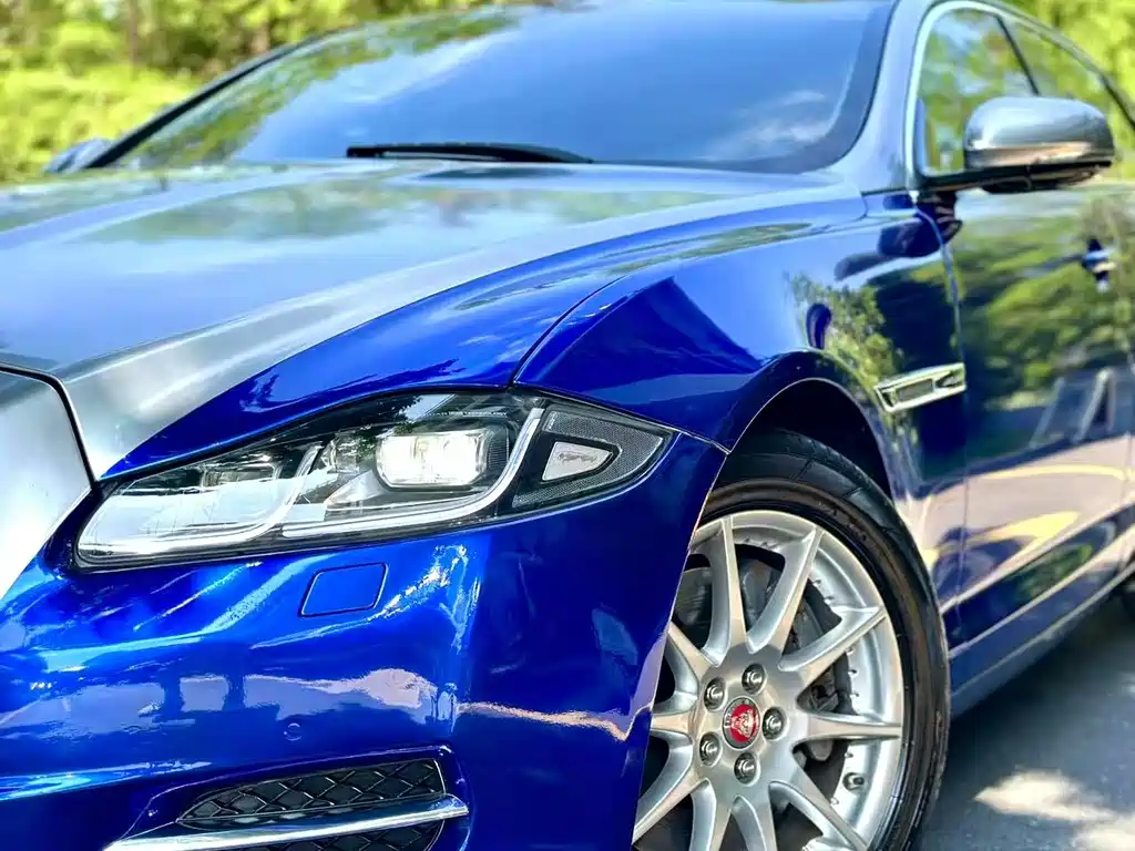 Jaguar XJ 2015 — фото 13