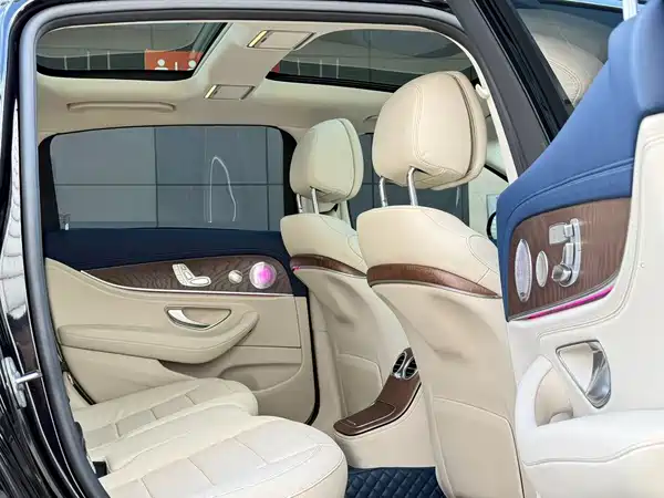 Mercedes-Benz E-Class 2022