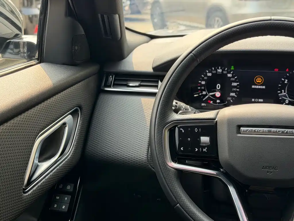 Land Rover Range Rover Velar 2022 — фото 16