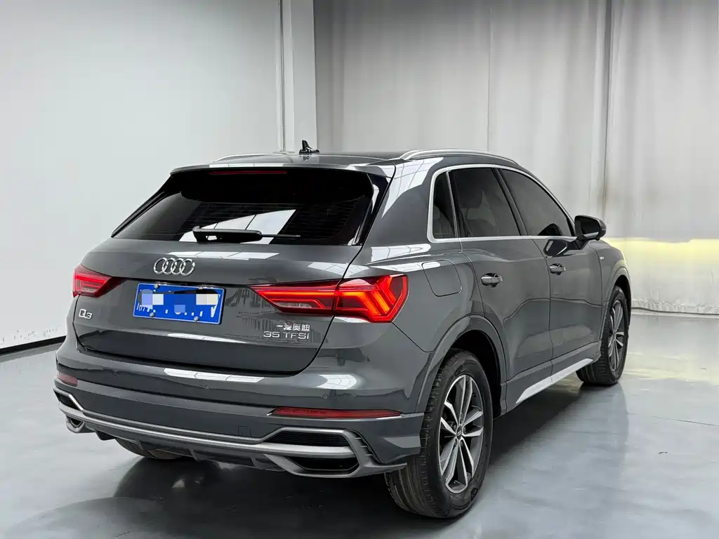 Audi Q3 2021 — фото 16