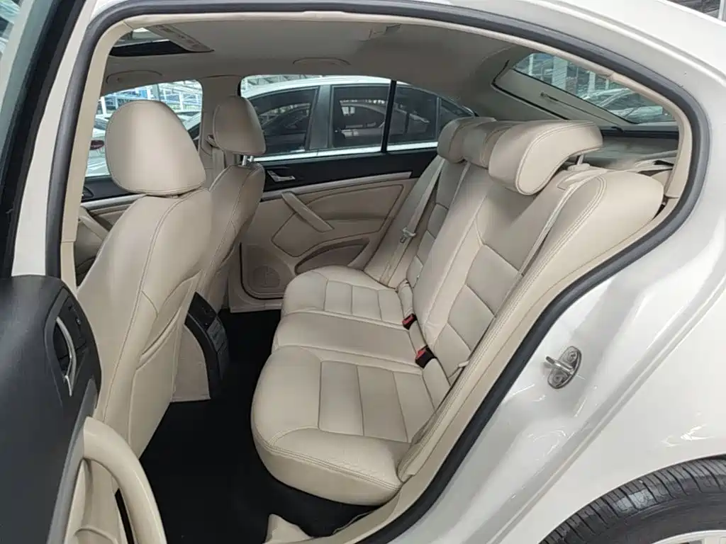 Skoda Octavia 2015 — фото 17