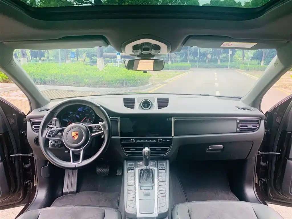 Porsche Macan 2019 — фото 13