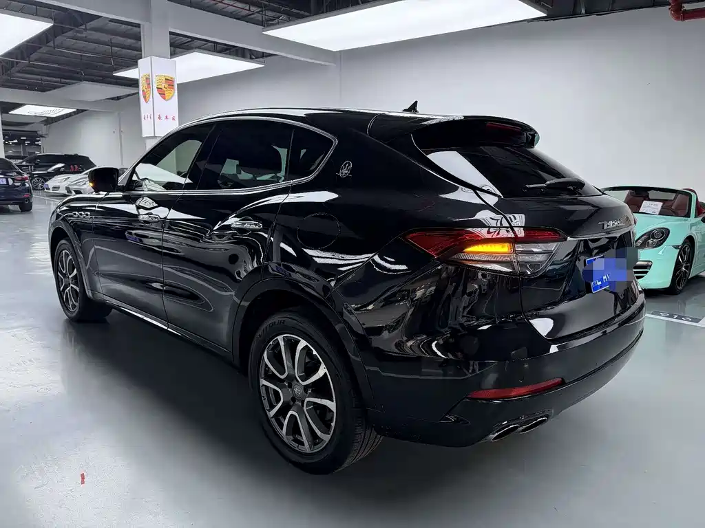 Maserati Levante 2017 — фото 14