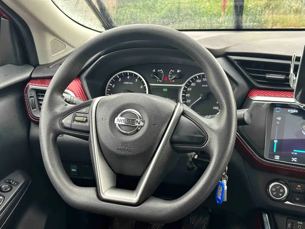 Nissan Bluebird 2018 — фото 10