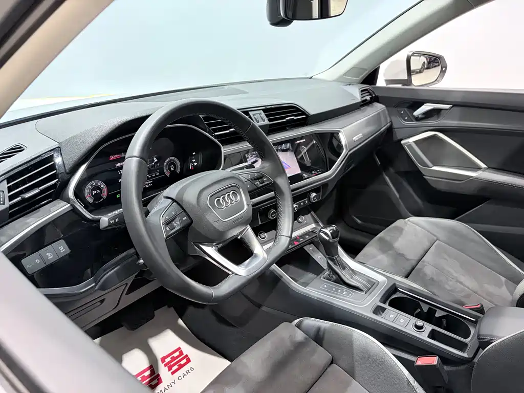 Audi Q3 2022 — фото 14