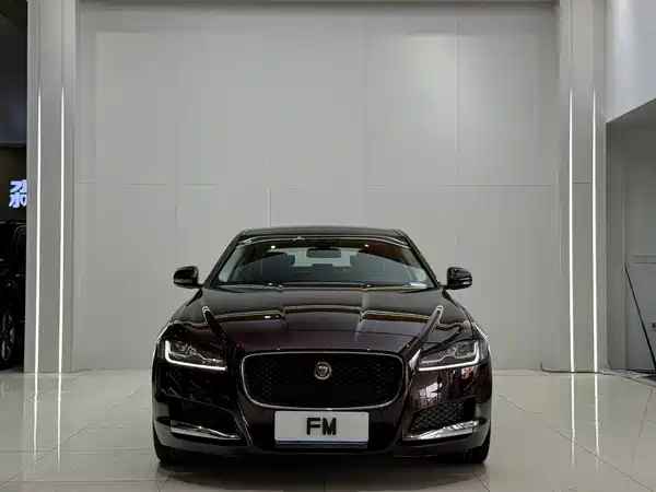 Jaguar XFL 2018
