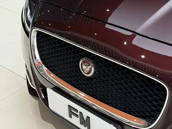 Jaguar XFL 2018