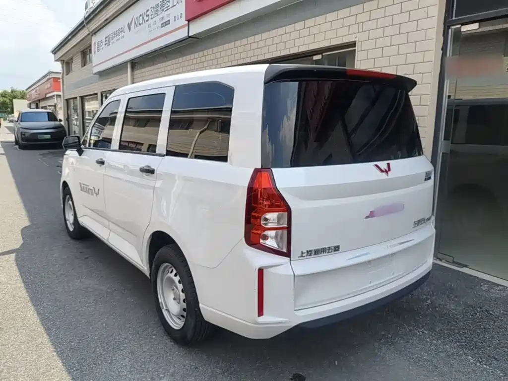 Wuling Hongguang PLUS 2024