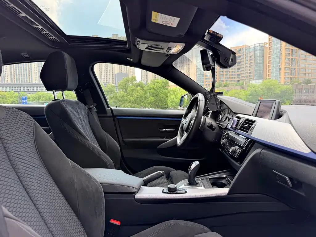 BMW 4 Series 2018 — фото 11
