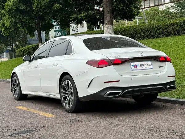 Mercedes-Benz E-Class 2024