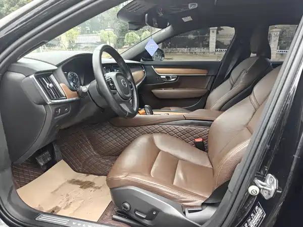 Volvo S90 2021
