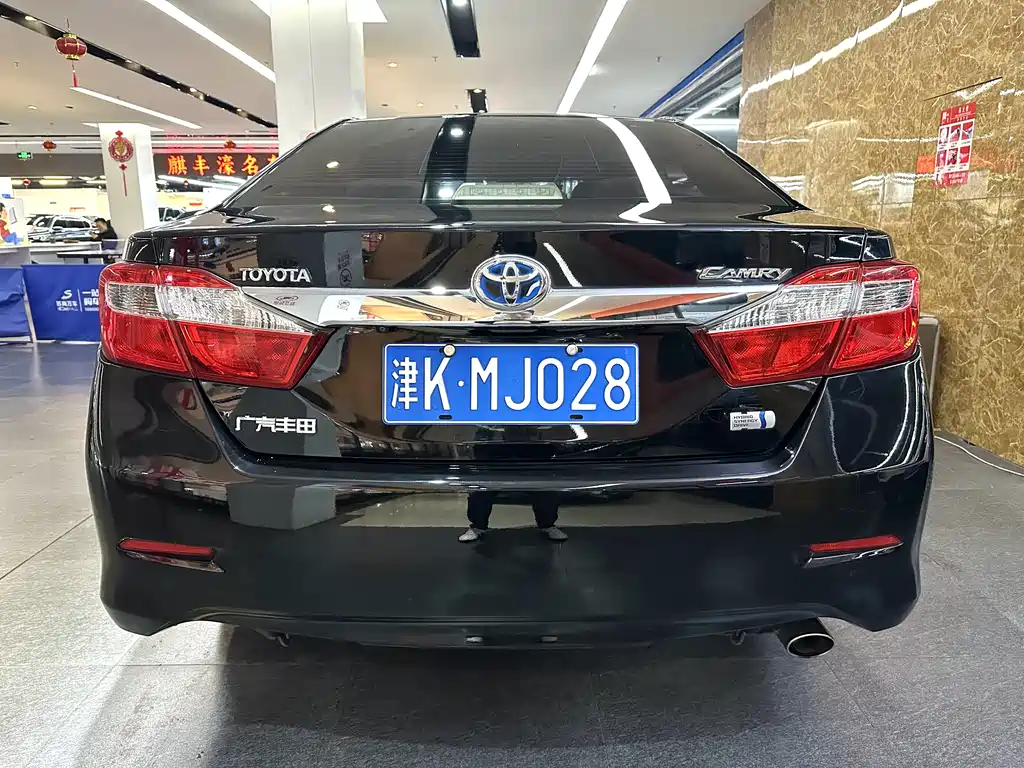 Toyota Camry 2014 — фото 6