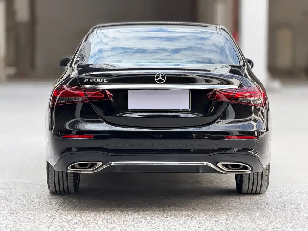Mercedes-Benz E-Class 2023 — фото 5