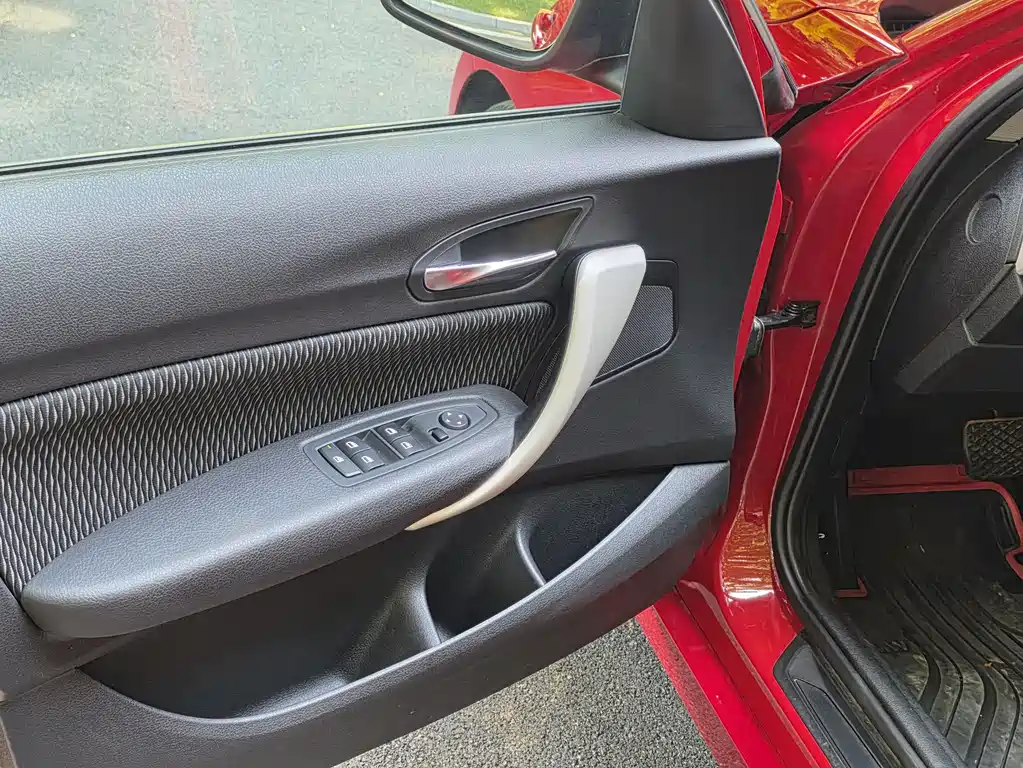 BMW 1 Series 2013 — фото 16