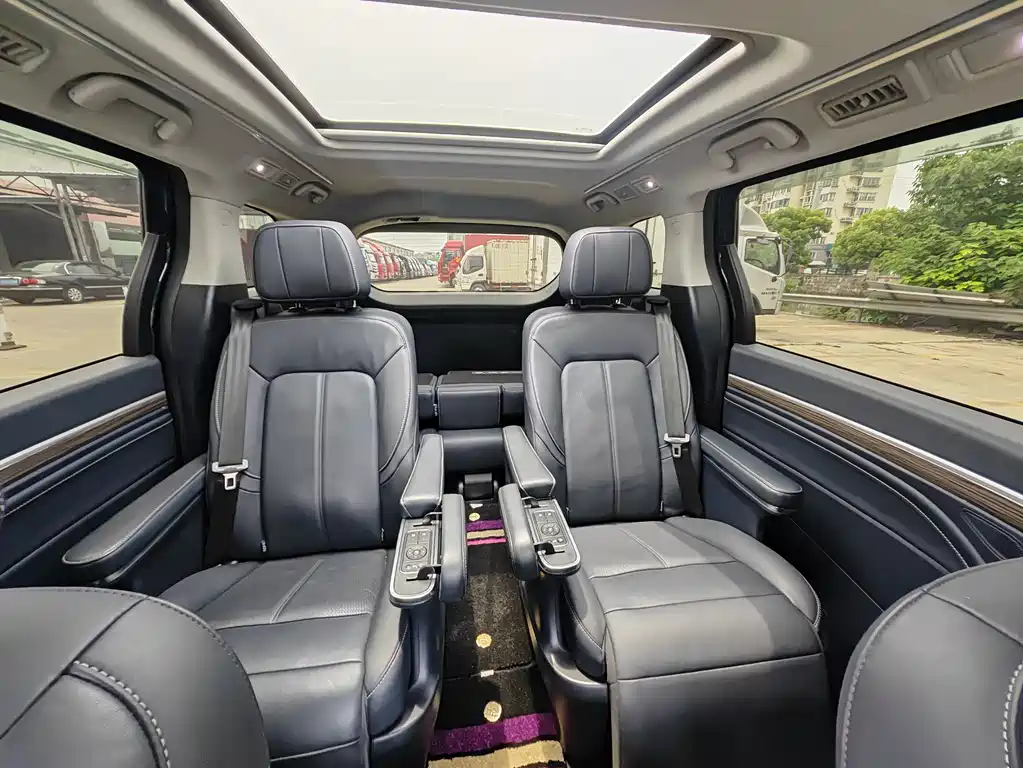 GAC Motor Trumpchi M8 2023 — фото 11