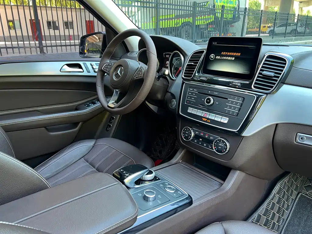 Mercedes-Benz GLS 2016 — фото 18