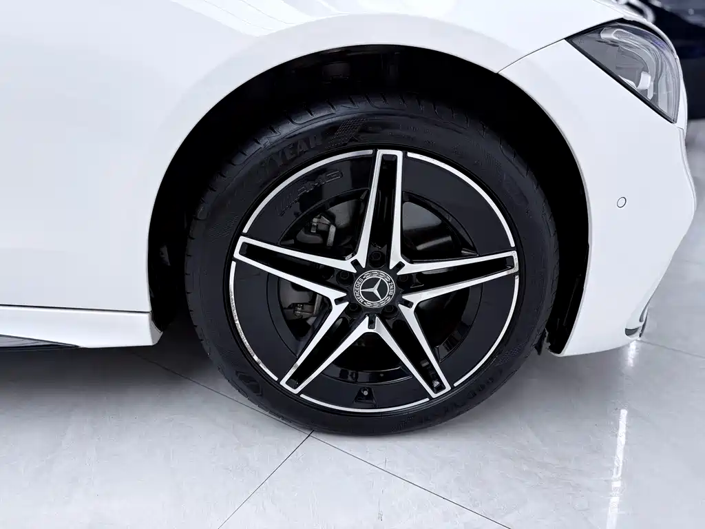 Mercedes-Benz C-Class 2023 — фото 18