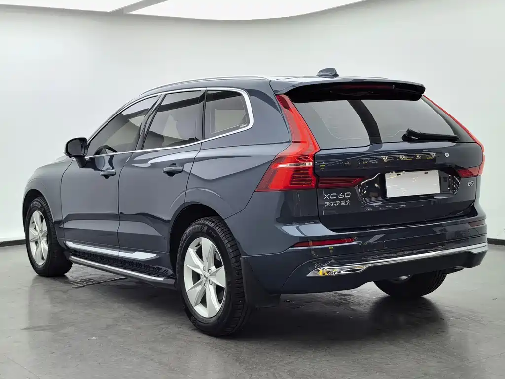 Volvo XC60 2022 — фото 4