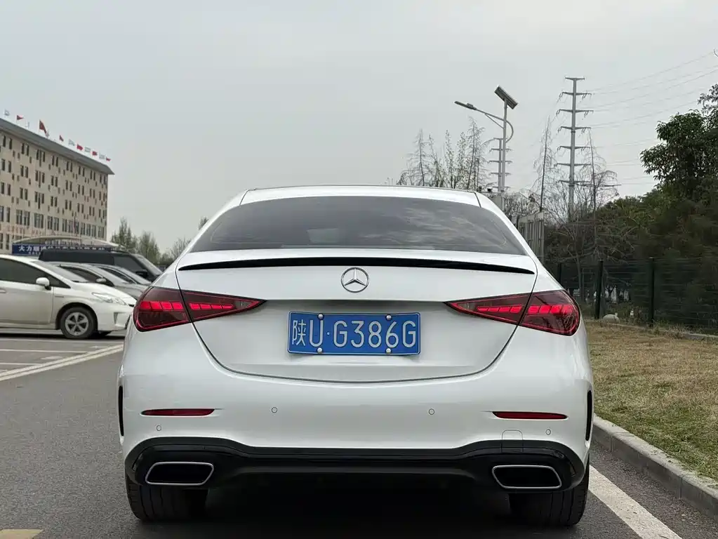 Mercedes-Benz C-Class 2023 — фото 12