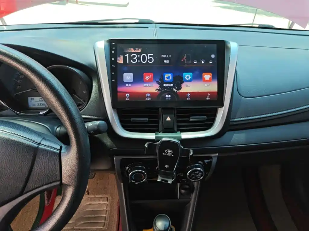 Toyota Yaris L 2018 — фото 13