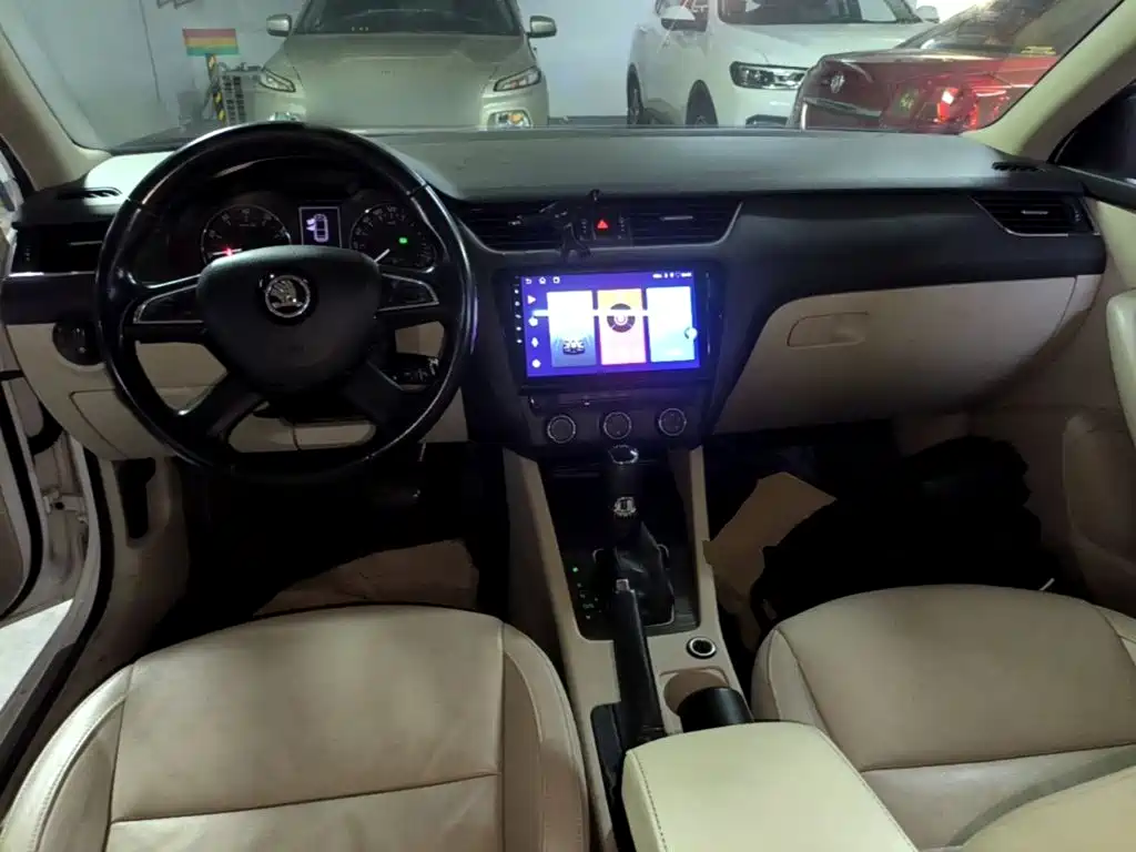 Skoda Octavia 2015 — фото 10