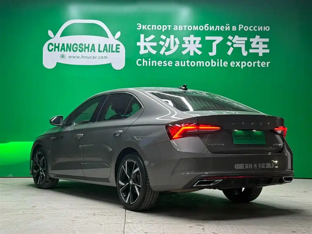 Skoda Octavia 2021 — фото 6