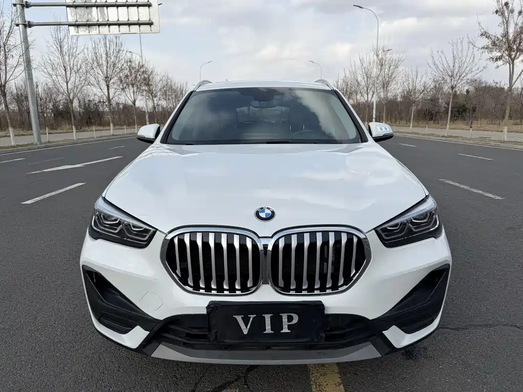 BMW X1 2022 — фото 2