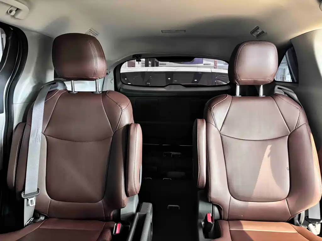 Toyota Sienna 2024 — фото 35