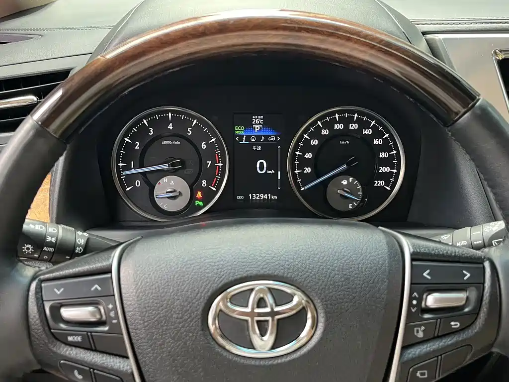 Toyota Alphard 2016 — фото 8